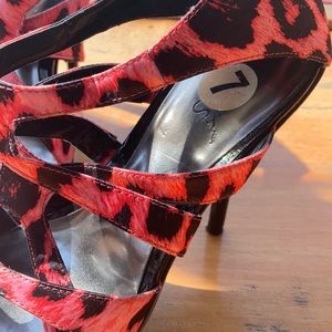 Carlos Santana 3 inch heels, pink and black cheetah print